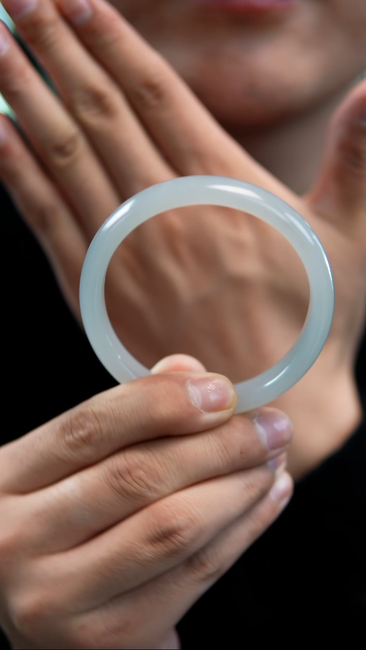 【闪购商品】和田玉手镯未镶嵌61冰紫 