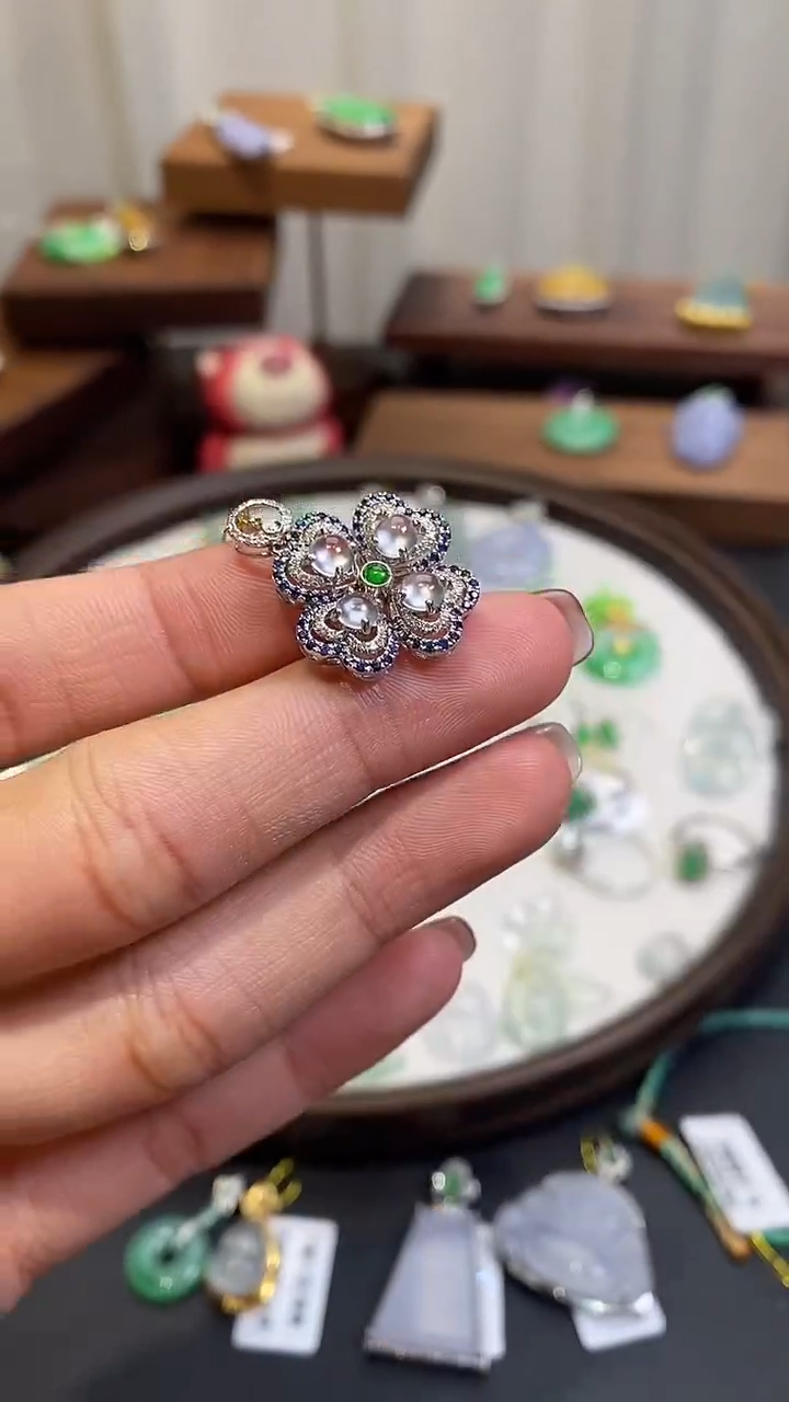 【闪购商品】翡翠颈饰18K金镶嵌吊坠