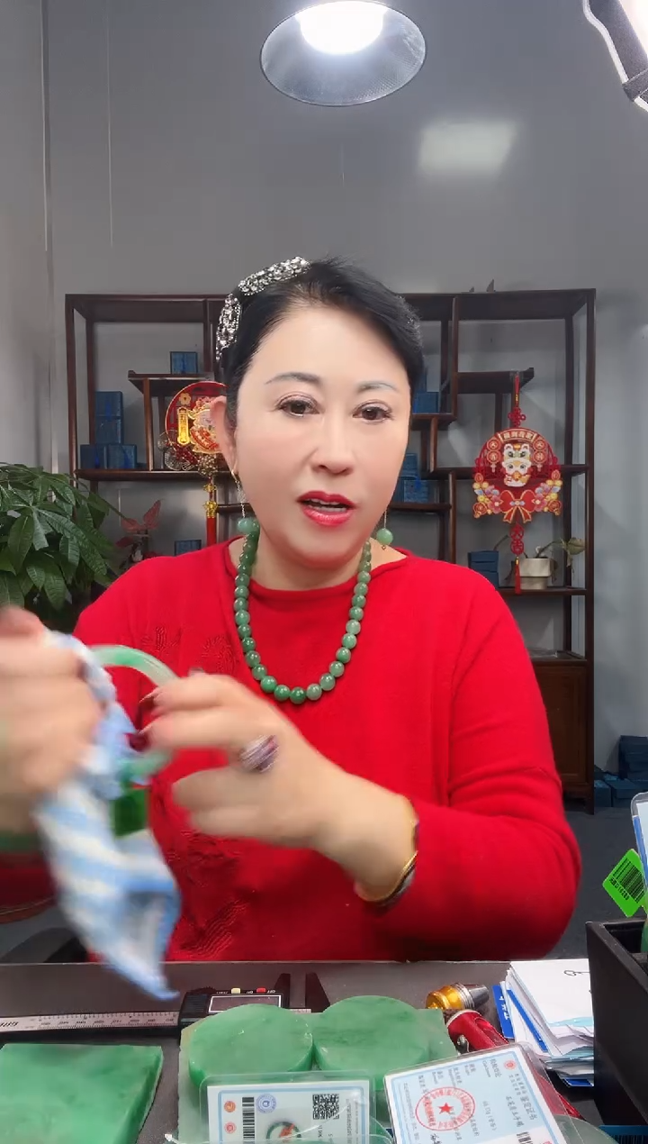 【闪购商品】石英质玉手镯未镶嵌1