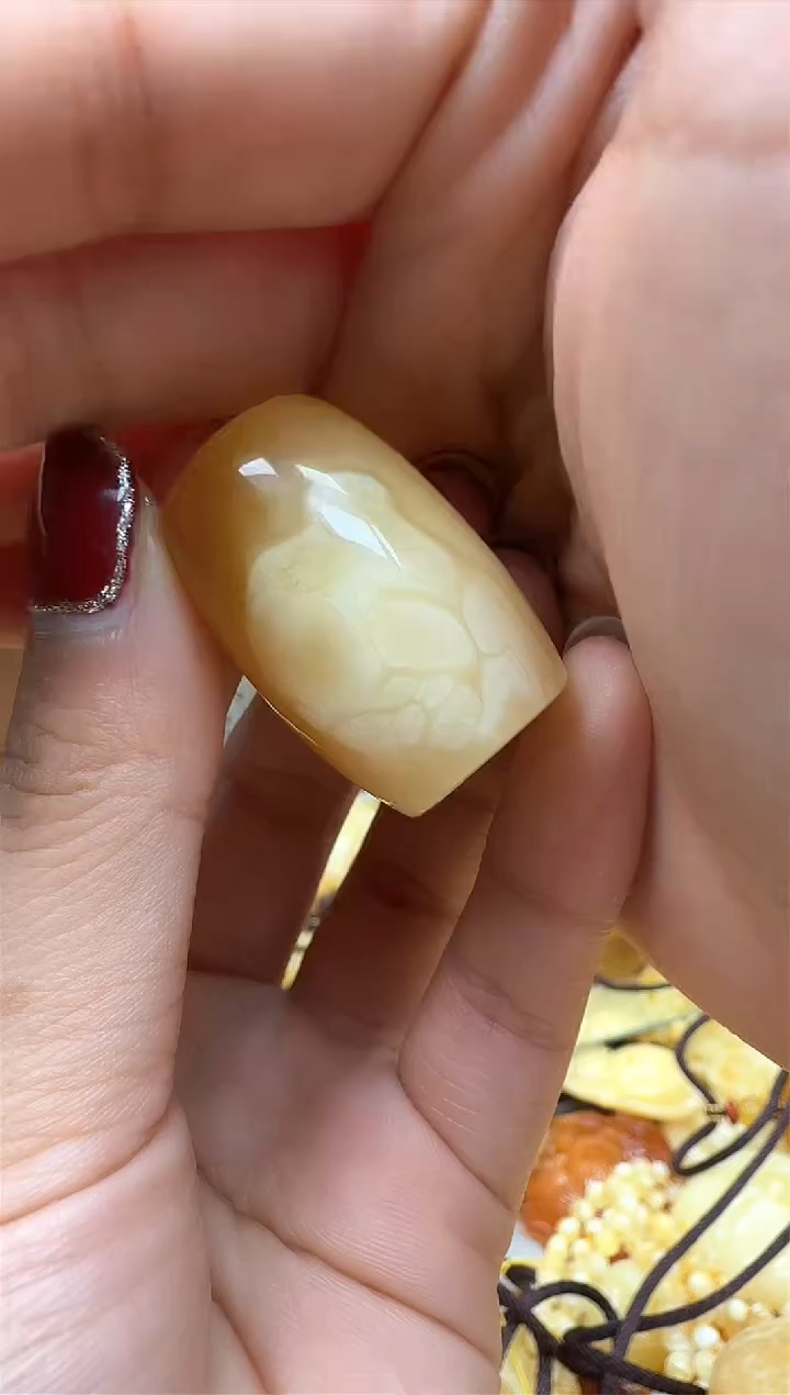 【闪购商品】琥珀裸石未镶嵌珠子