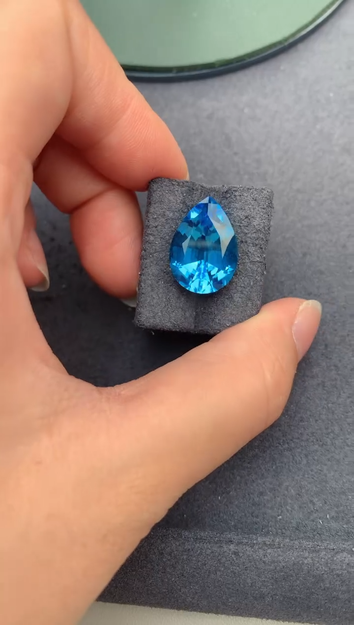 未镶嵌裸石托帕石13ct托帕