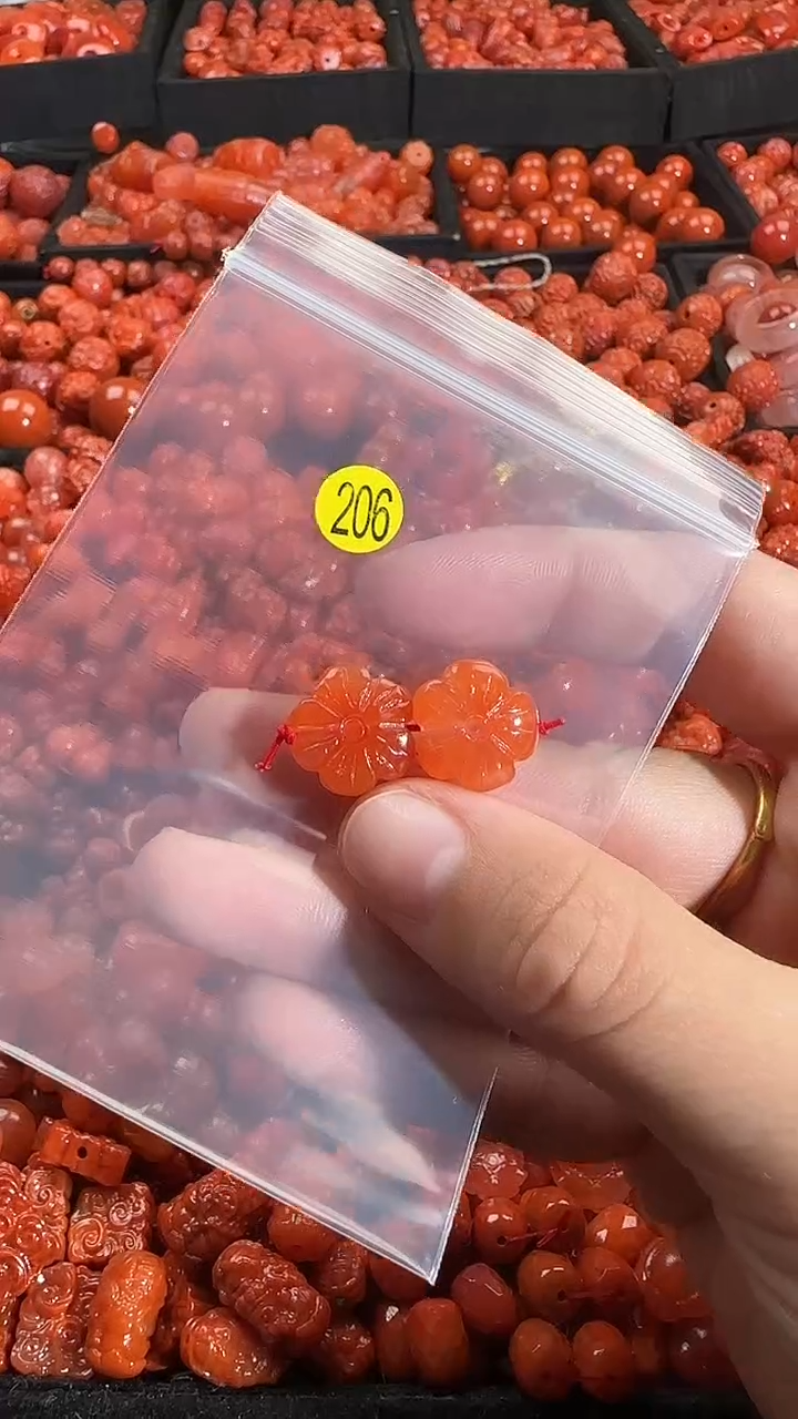 颈饰未镶嵌南红玛瑙1