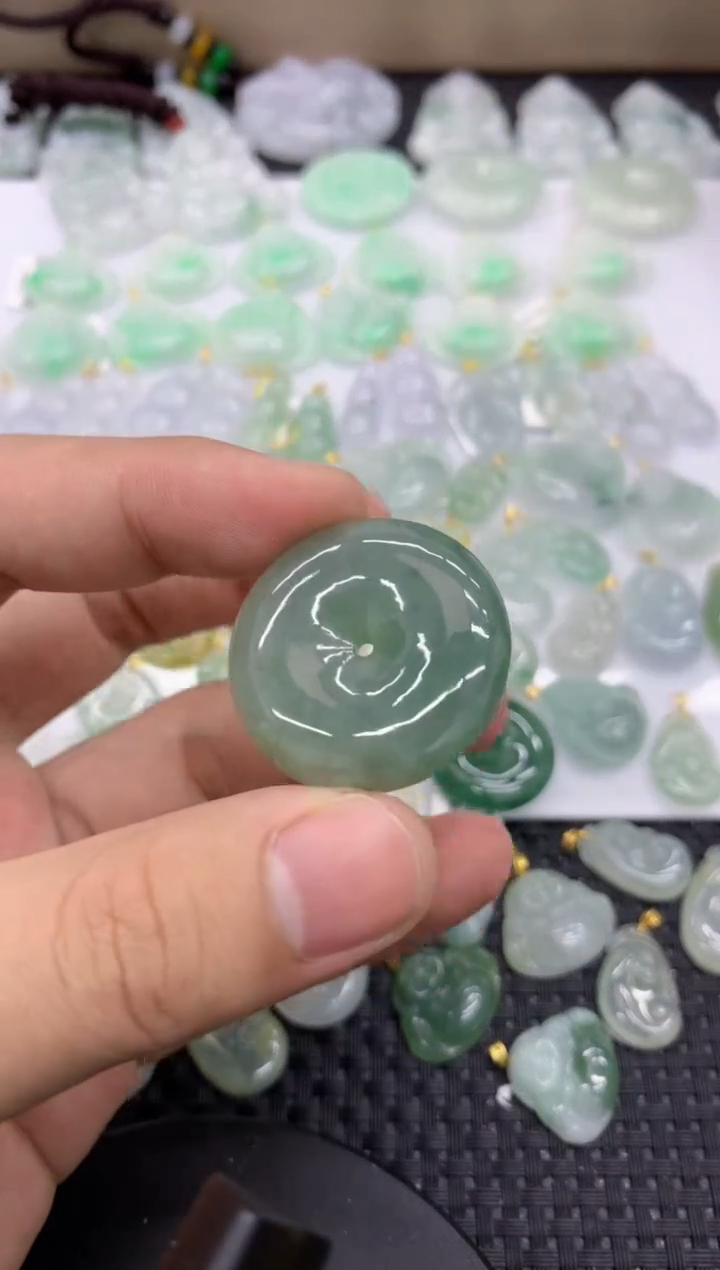 【闪购商品】翡翠颈饰未镶嵌11111111111