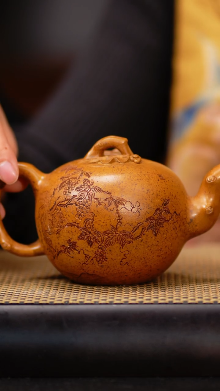 CWH53白麻子柴烧松鼠葡萄