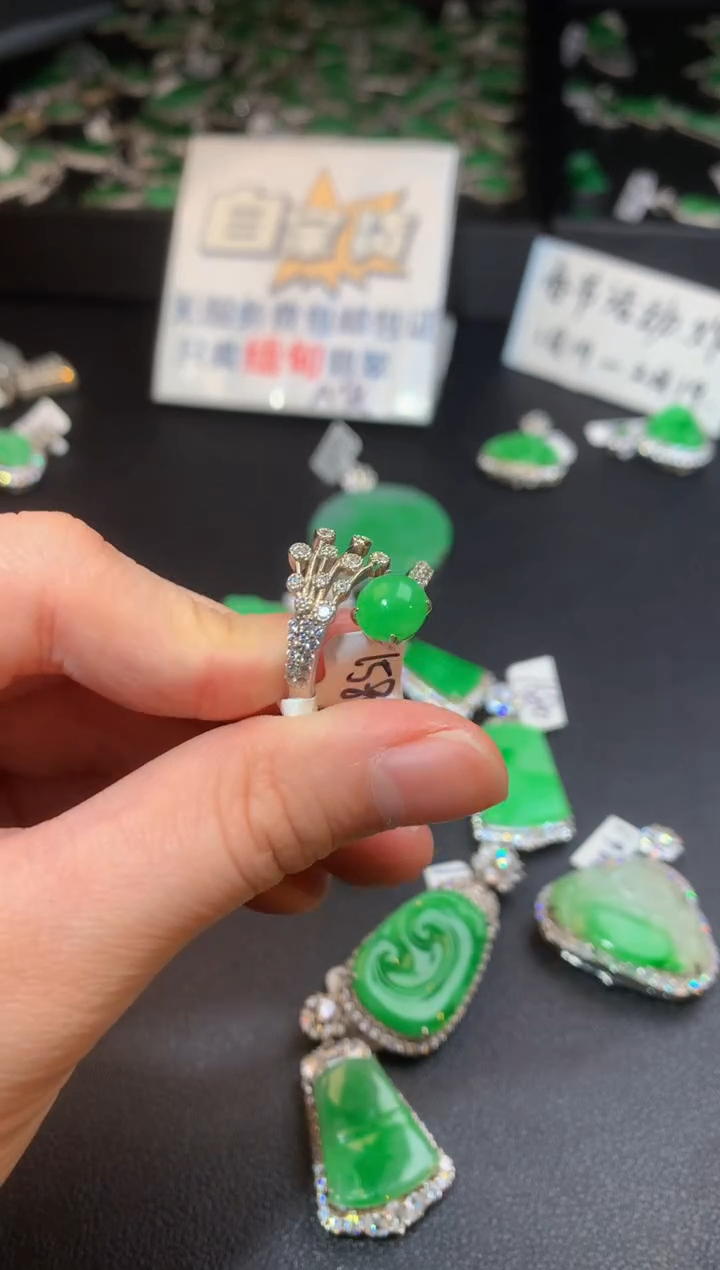 【闪购商品】翡翠戒指银S925镶嵌翡翠