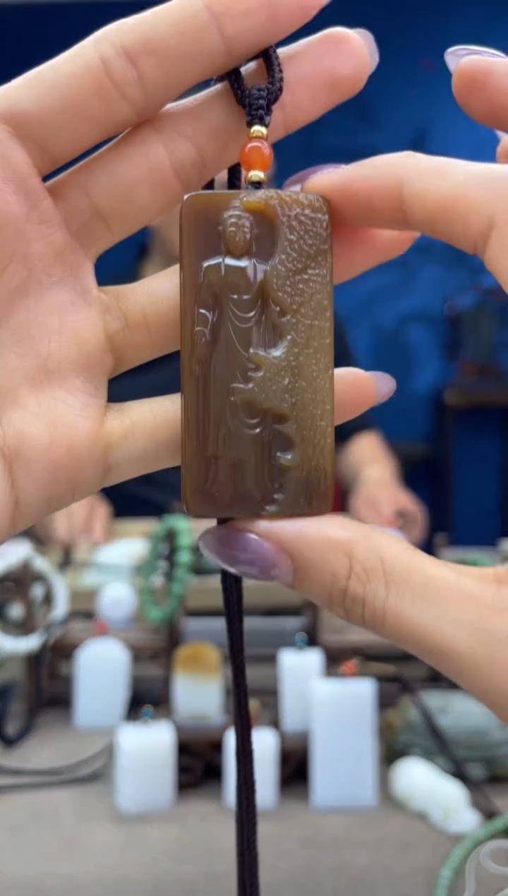 和田玉未镶嵌颈饰1