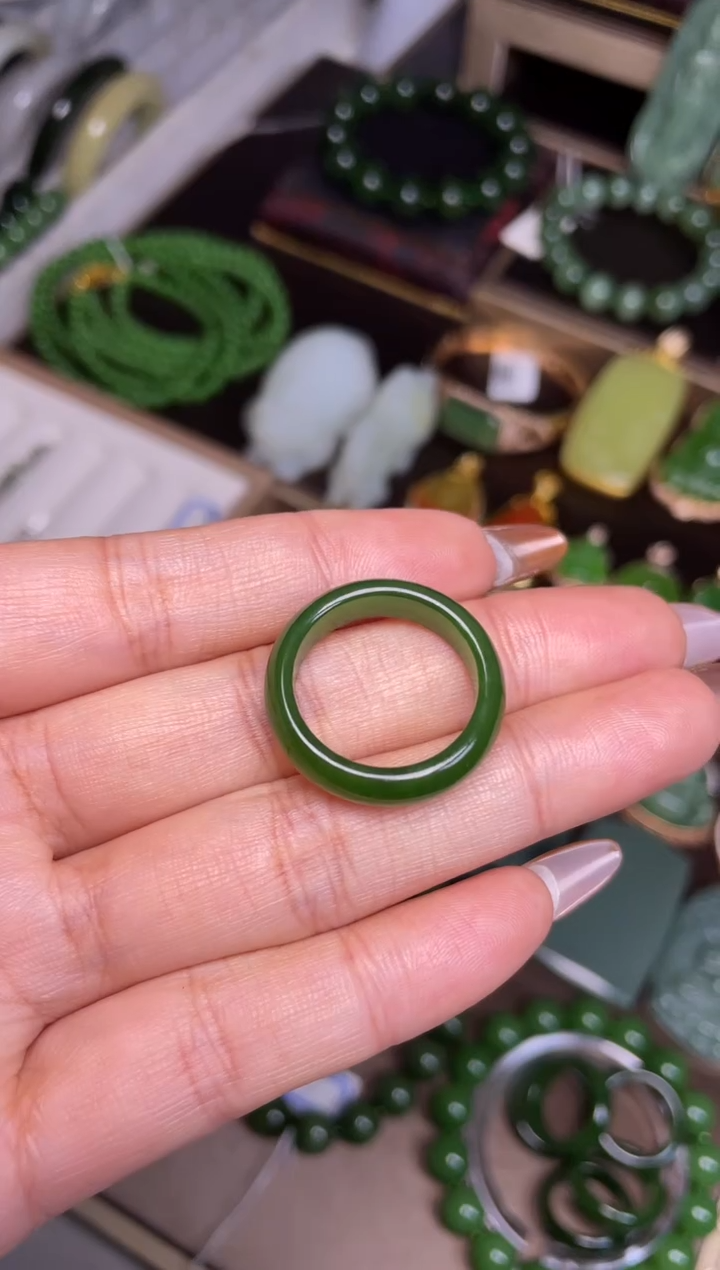 颈饰未镶嵌和田玉大*戒圈