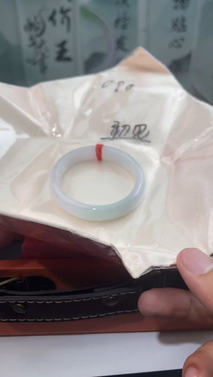 翡翠未镶嵌手镯6翡翠手镯