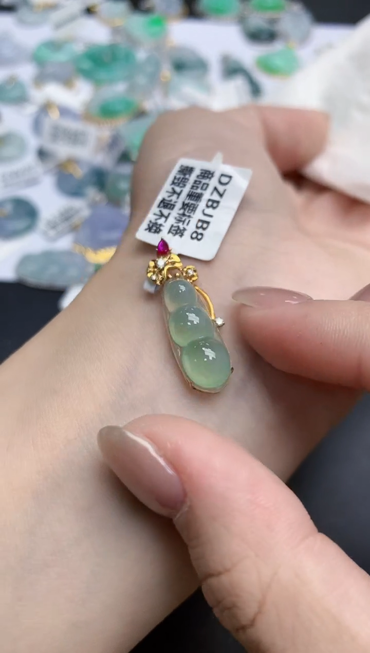 【闪购商品】翡翠颈饰18K金镶嵌天然缅甸翡翠A货