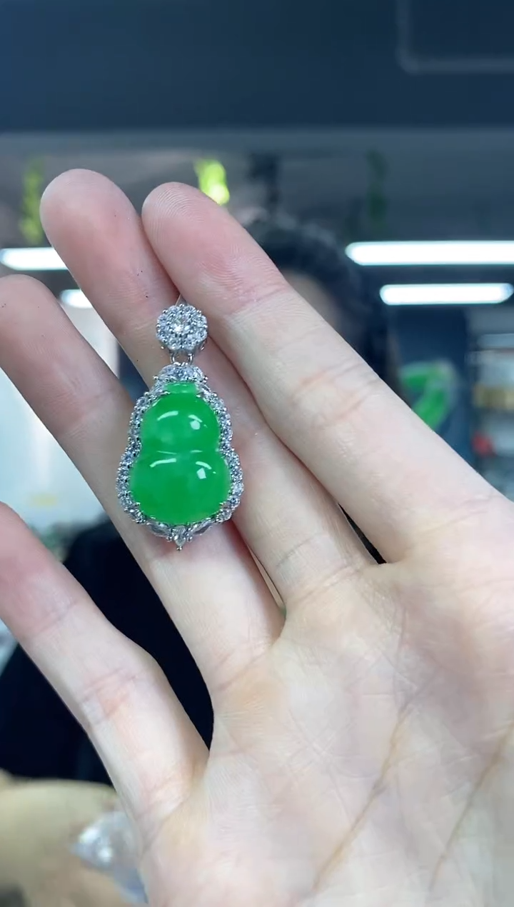 翡翠未镶嵌吊坠(不含链)多样性发其一颜色微差