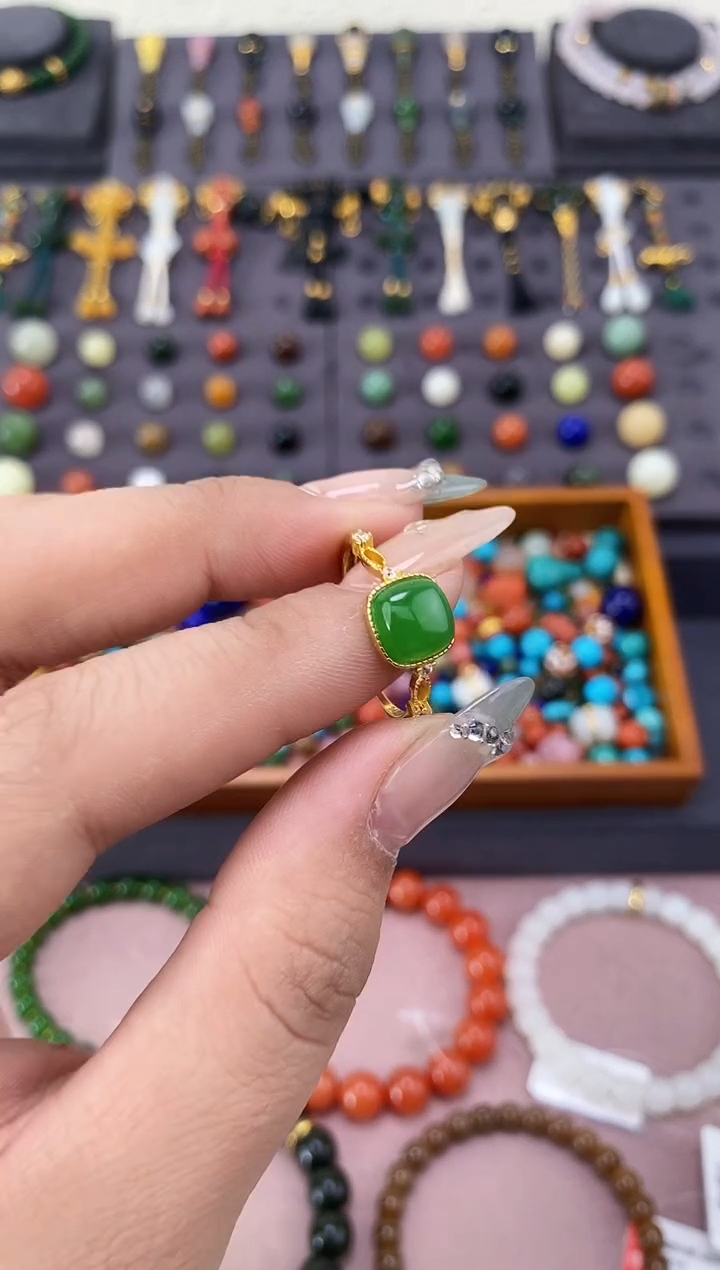 未镶嵌和田玉挂件戒指