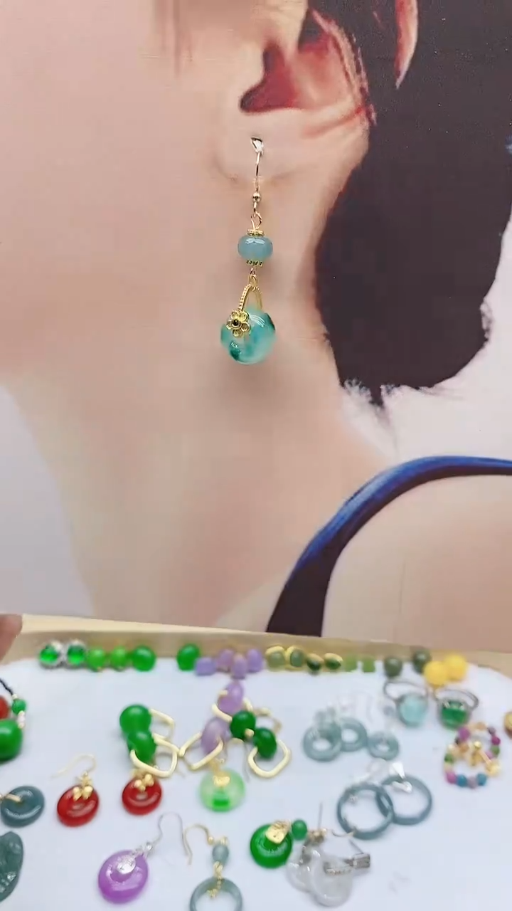 未镶嵌石英质玉（天山翠）耳饰224