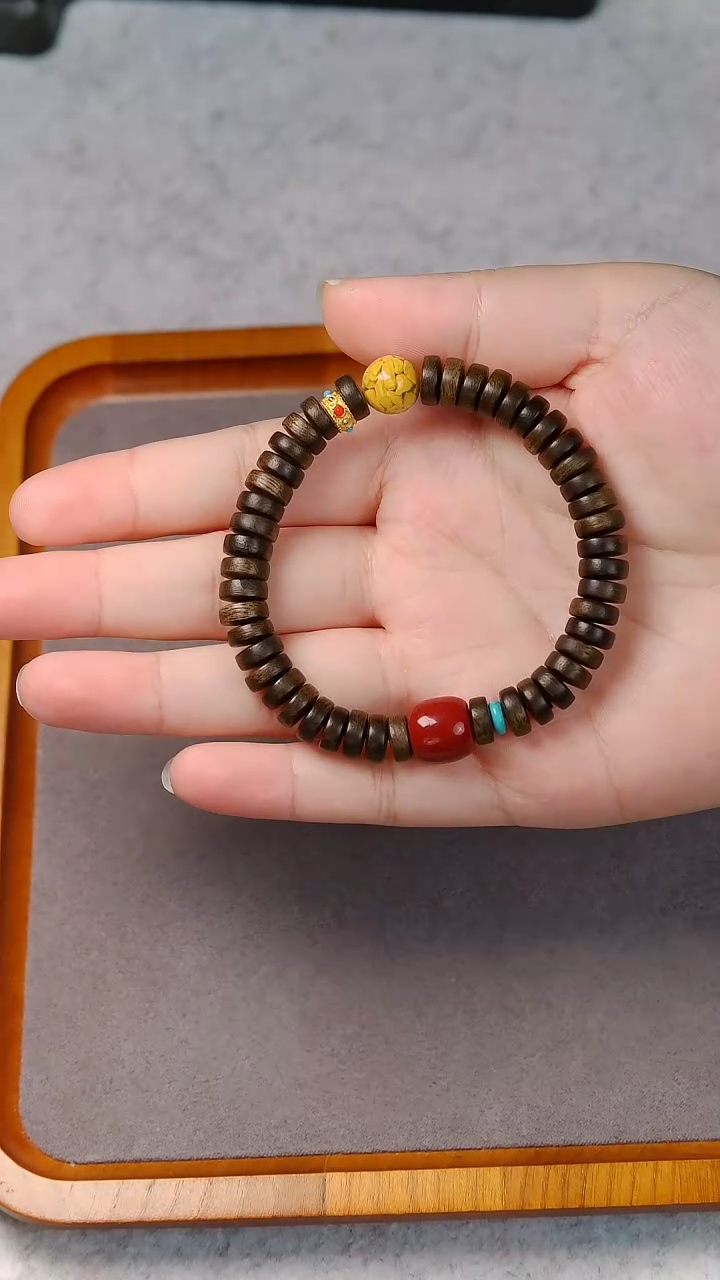 【闪购商品】沉香手串香港昆仑梅格药片珠手串