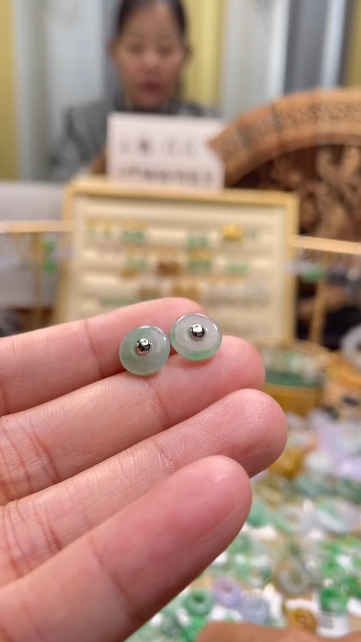 颈饰未镶嵌翡翠平安扣耳钉一对