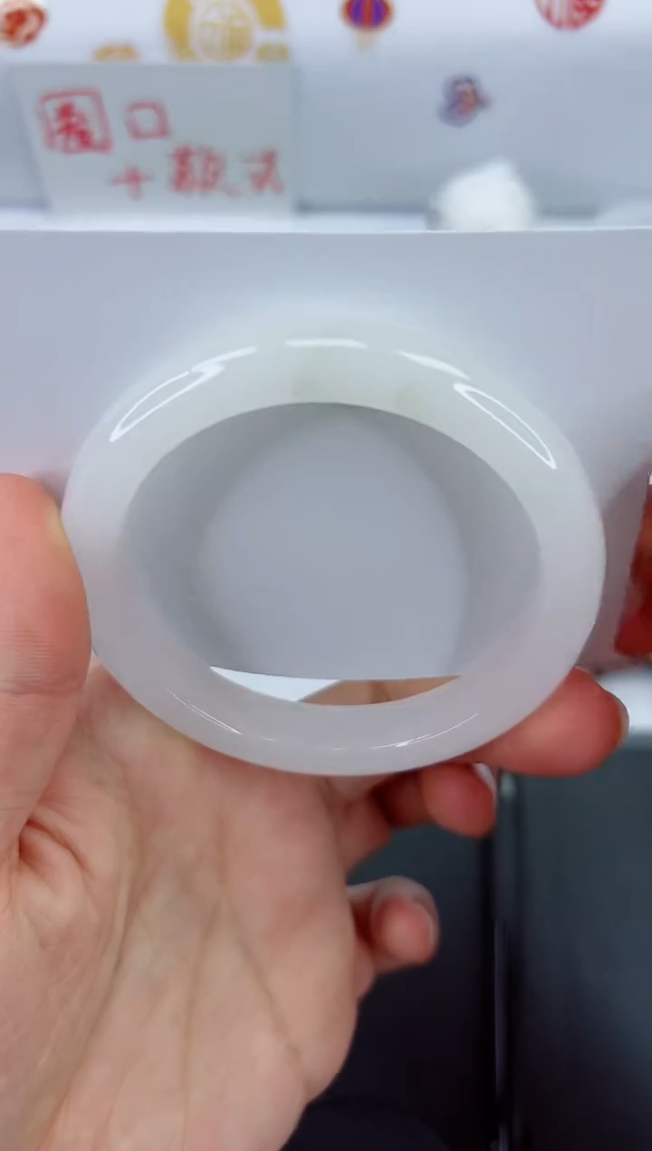 【闪购商品】石英质玉手镯未镶嵌657-58.8