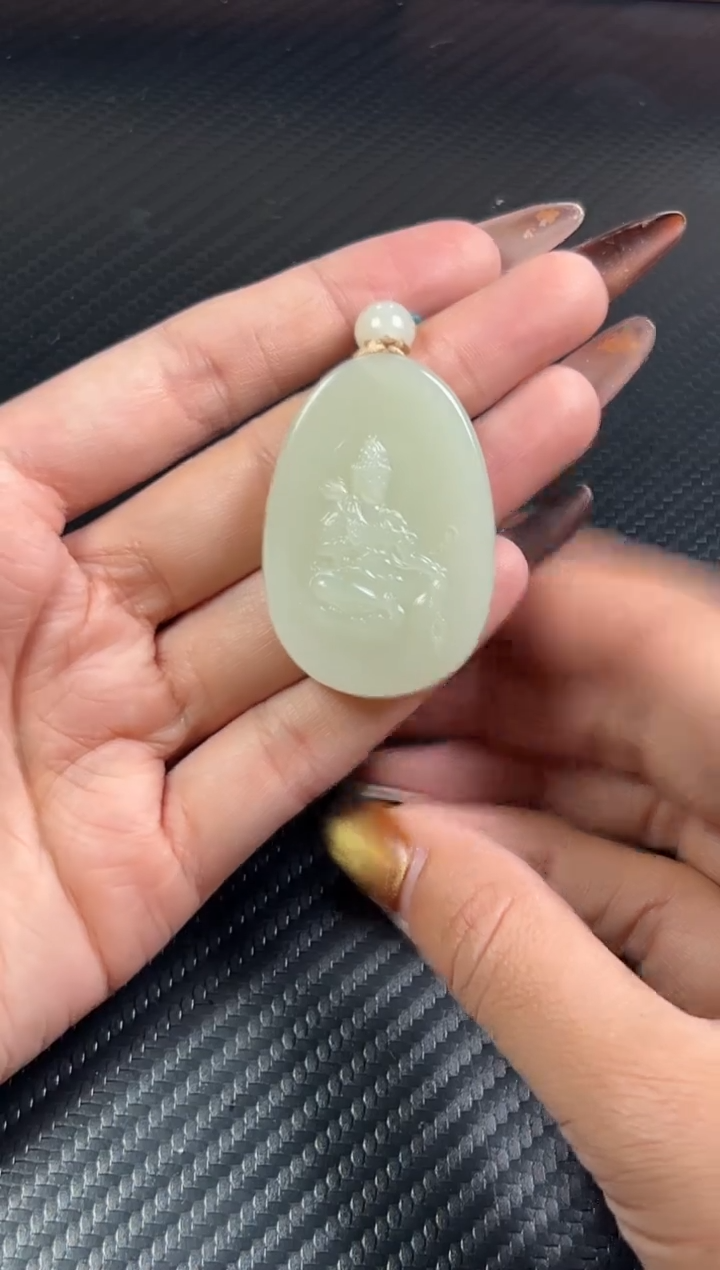 吊坠(赠链)未镶嵌和田玉且末迪克兰一细微色差吊坠
