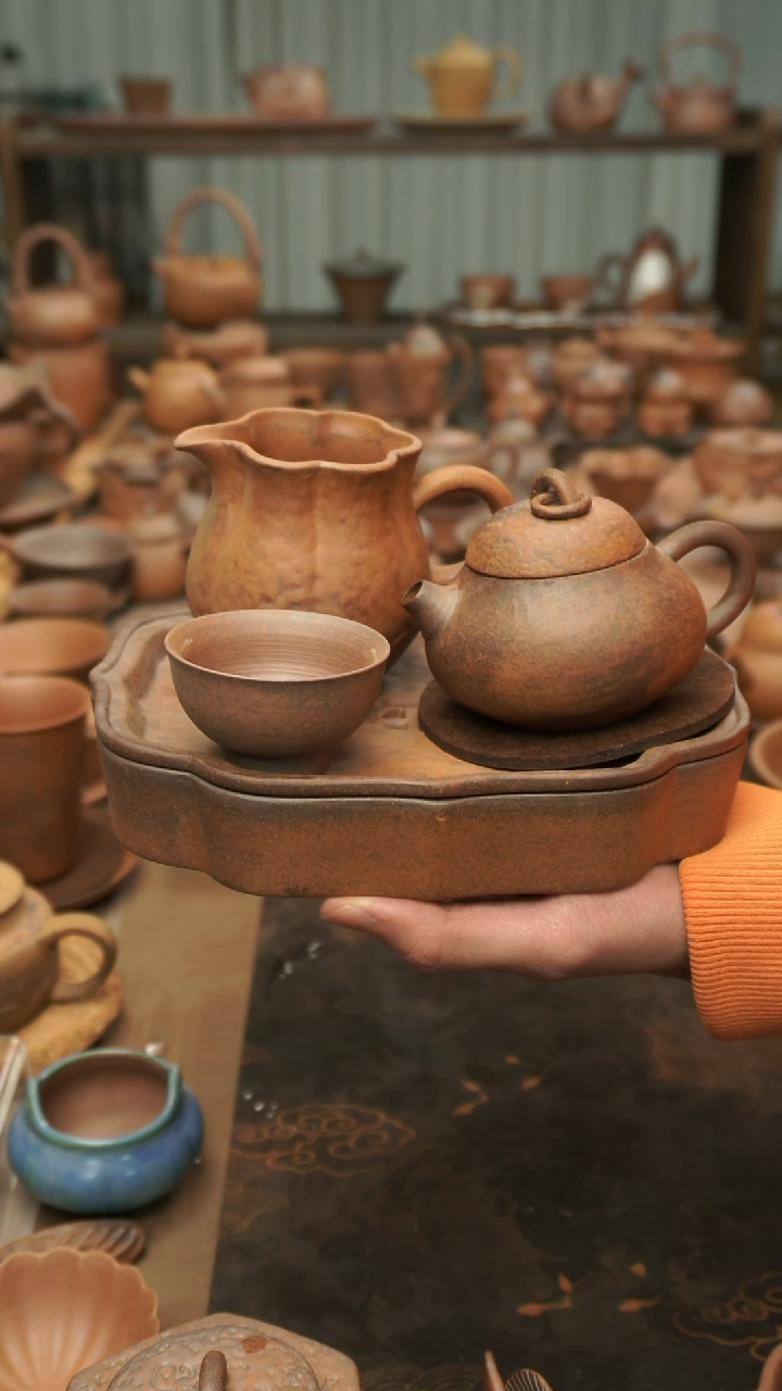 如意蓄水壶呈+万花公道杯+环钮小梨壶+小高足杯