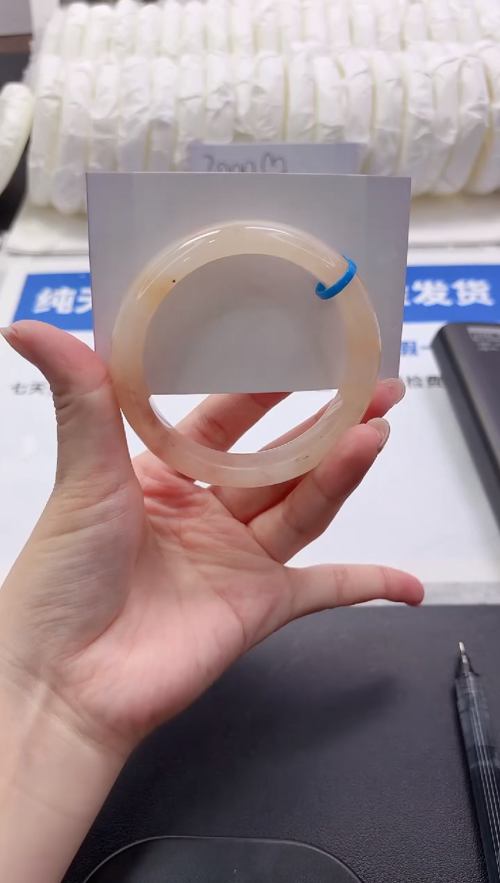 石英质玉手镯未镶嵌114-58