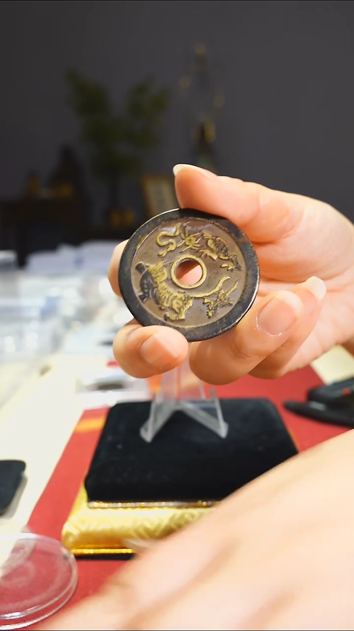 【闪购商品】金属老刘海蟾祖师胡倩4.4/0775