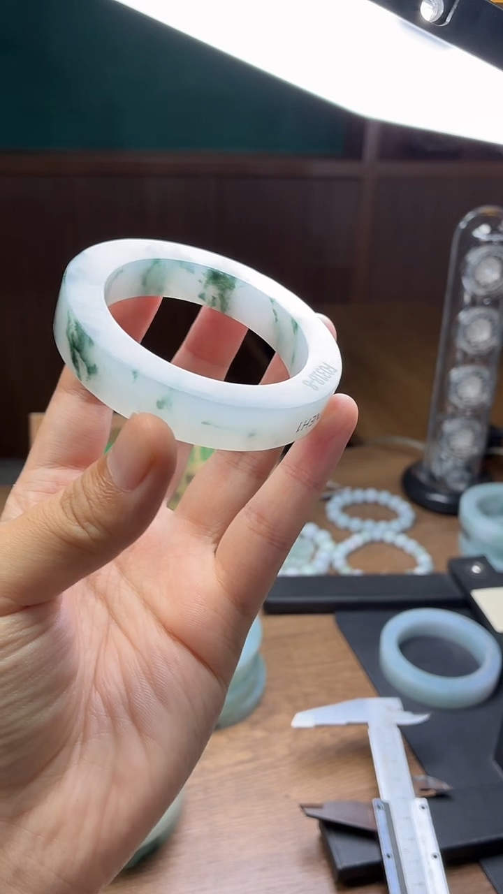 未镶嵌手镯定制翡翠瑶*定制