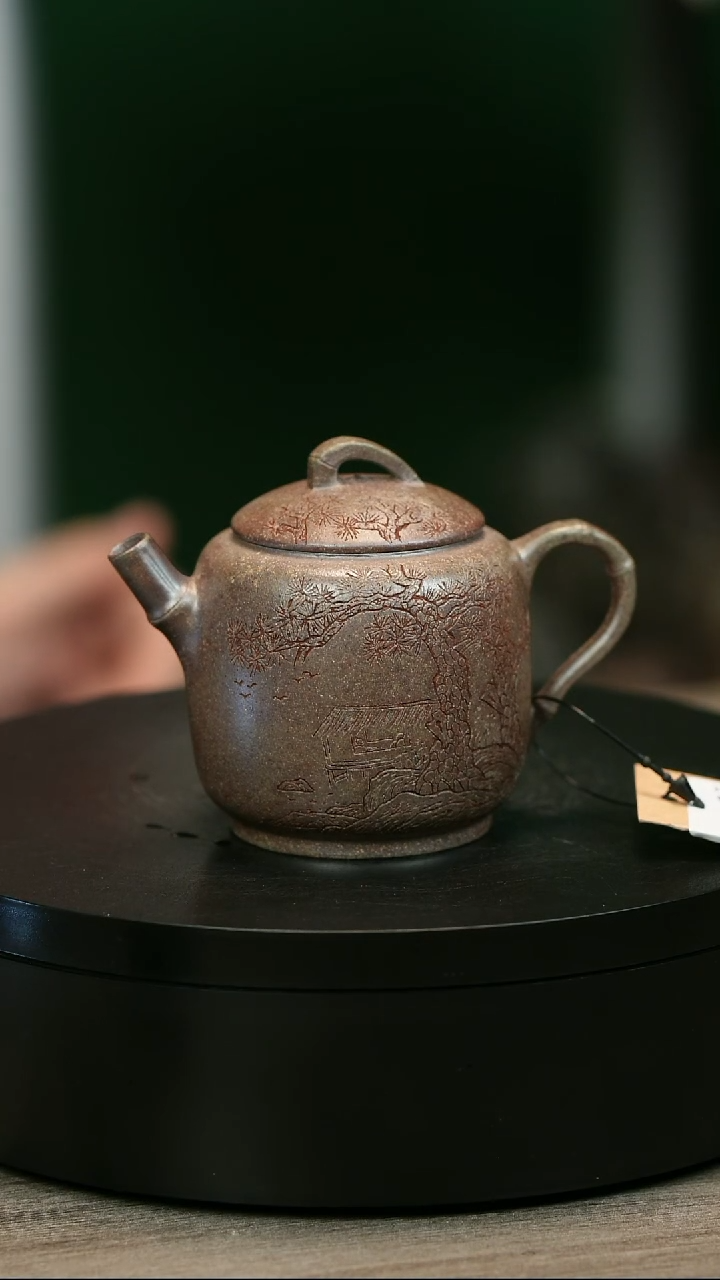 茶壶紫砂五**马H2085周卓琴段泥松针刻绘圆瓜