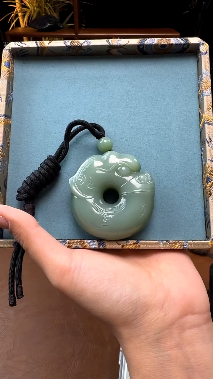 颈饰未镶嵌和田玉和田玉俄料粉青玉珠龙