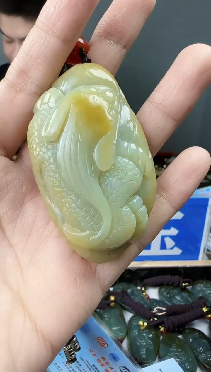 和田玉未镶嵌颈饰1