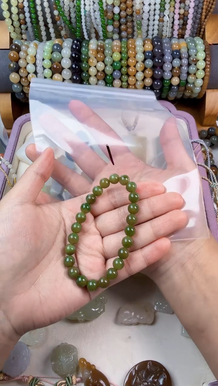 未镶嵌手串和田玉阿*顿8mm手串