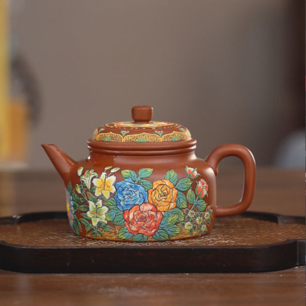 5025宜兴紫砂茶具大红袍泥料手工堆绘蝶恋花德中壶240CCYST