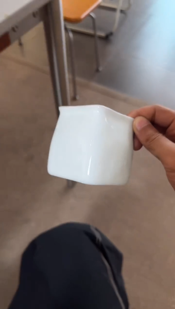 象***孔荣器 白胎四方公道杯