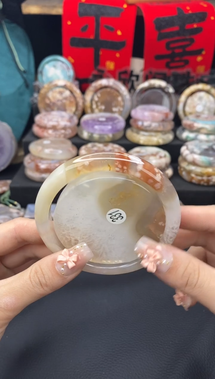 【闪购商品】石英质玉手镯（圆镯）未镶嵌62