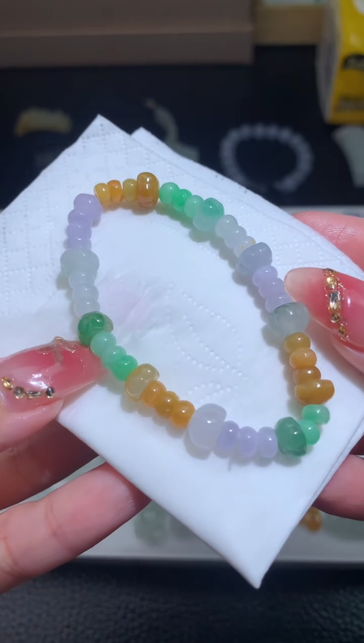 定制翡翠未镶嵌手串