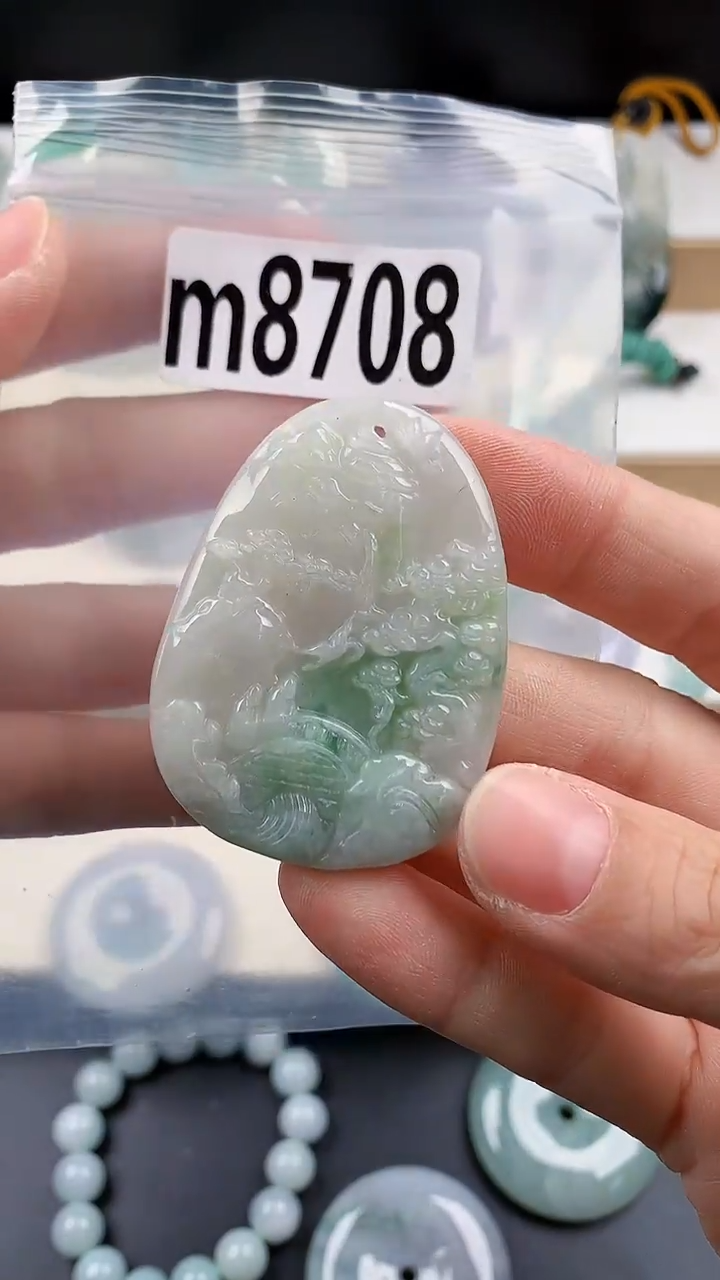 颈饰未镶嵌翡翠天然翡翠吊坠挂件