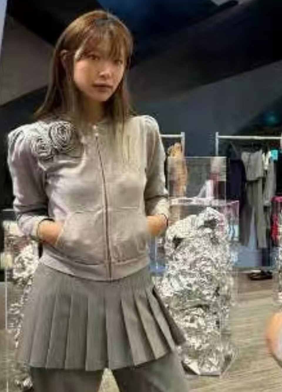 BUZH2025春季新款高定立体玫瑰花装饰款拉链连帽卫衣