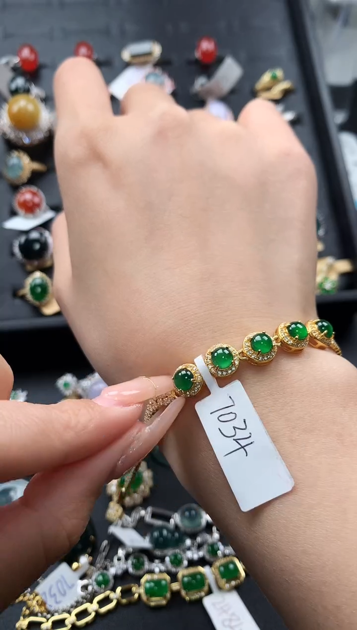 【闪购商品】翡翠戒指未镶嵌7658587678765