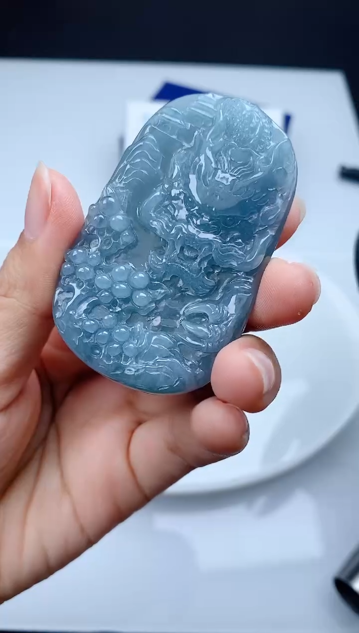 翡翠未镶嵌颈饰1