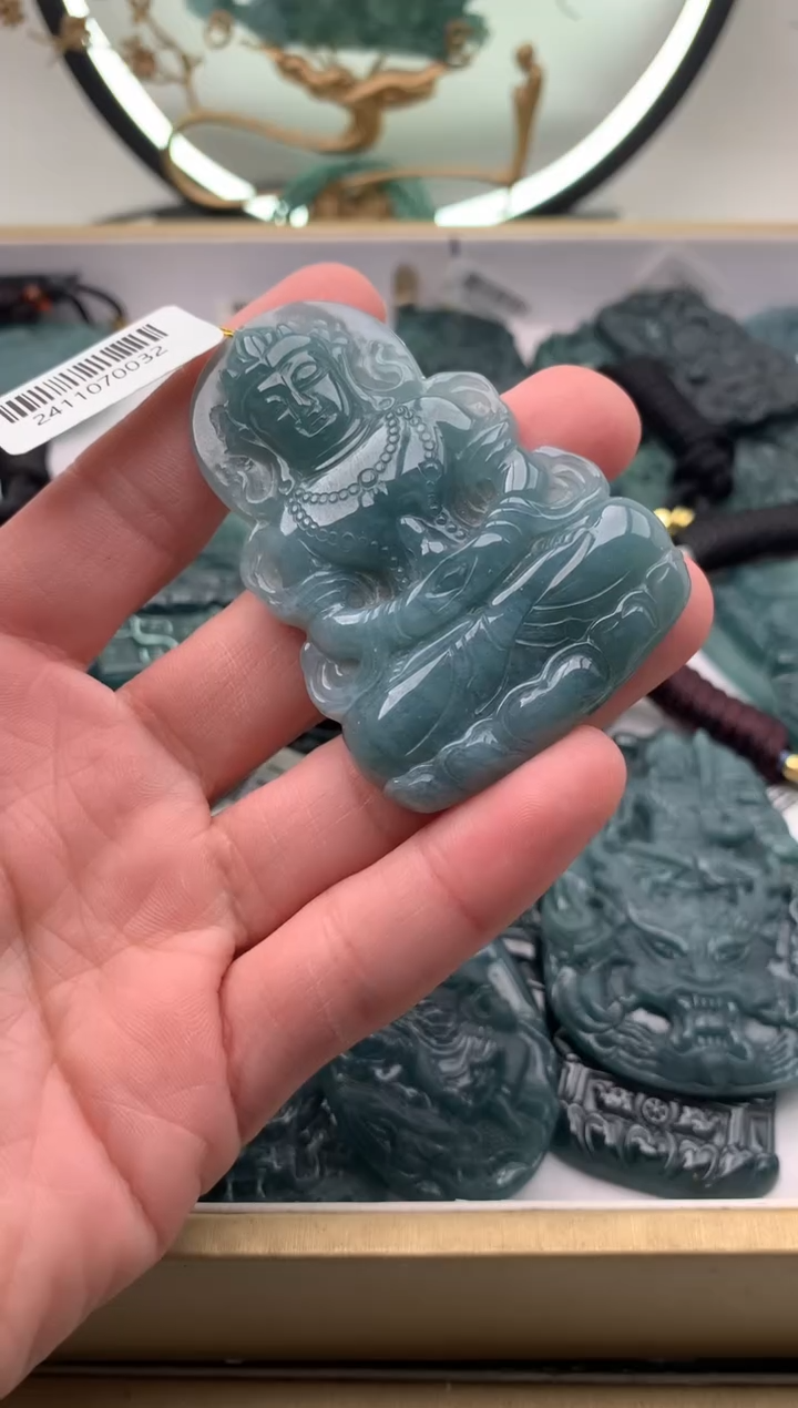 【闪购商品】翡翠颈饰未镶嵌观音【品质一般介意慎拍】