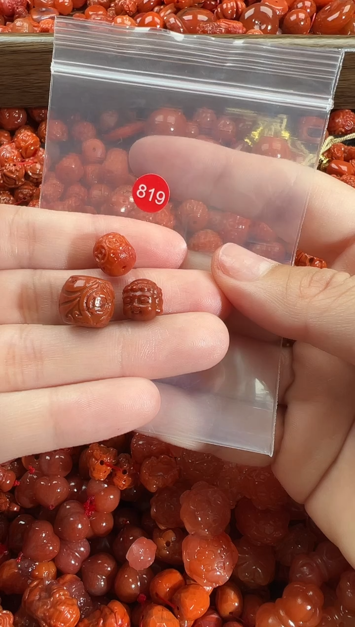 颈饰未镶嵌南红玛瑙1