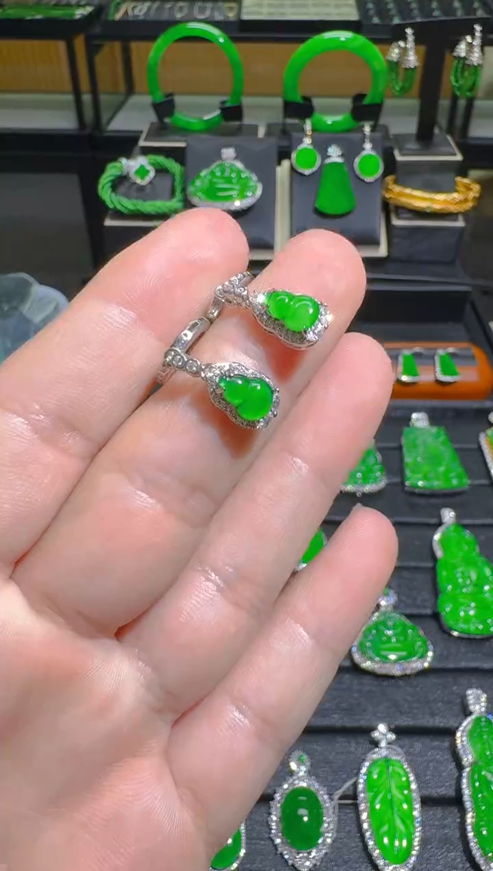 【闪购商品】翡翠耳饰未镶嵌天然A货翡翠