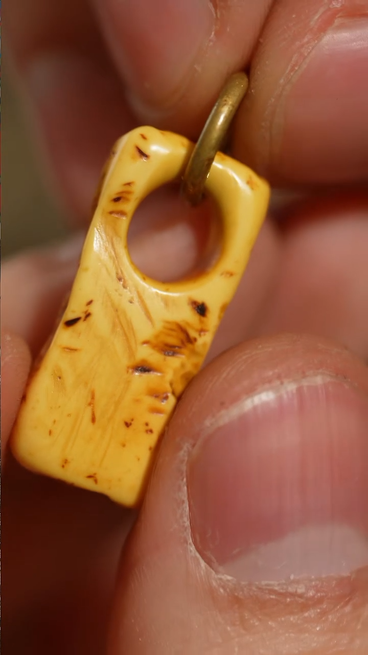 把件柏香籽/百香籽  老  料质侧挂