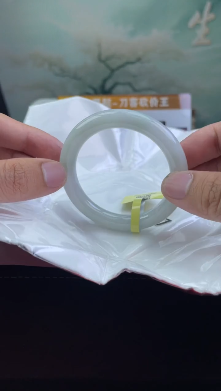 翡翠手镯未镶嵌7          