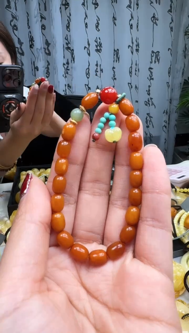 【闪购商品】琥珀裸石未镶嵌手串