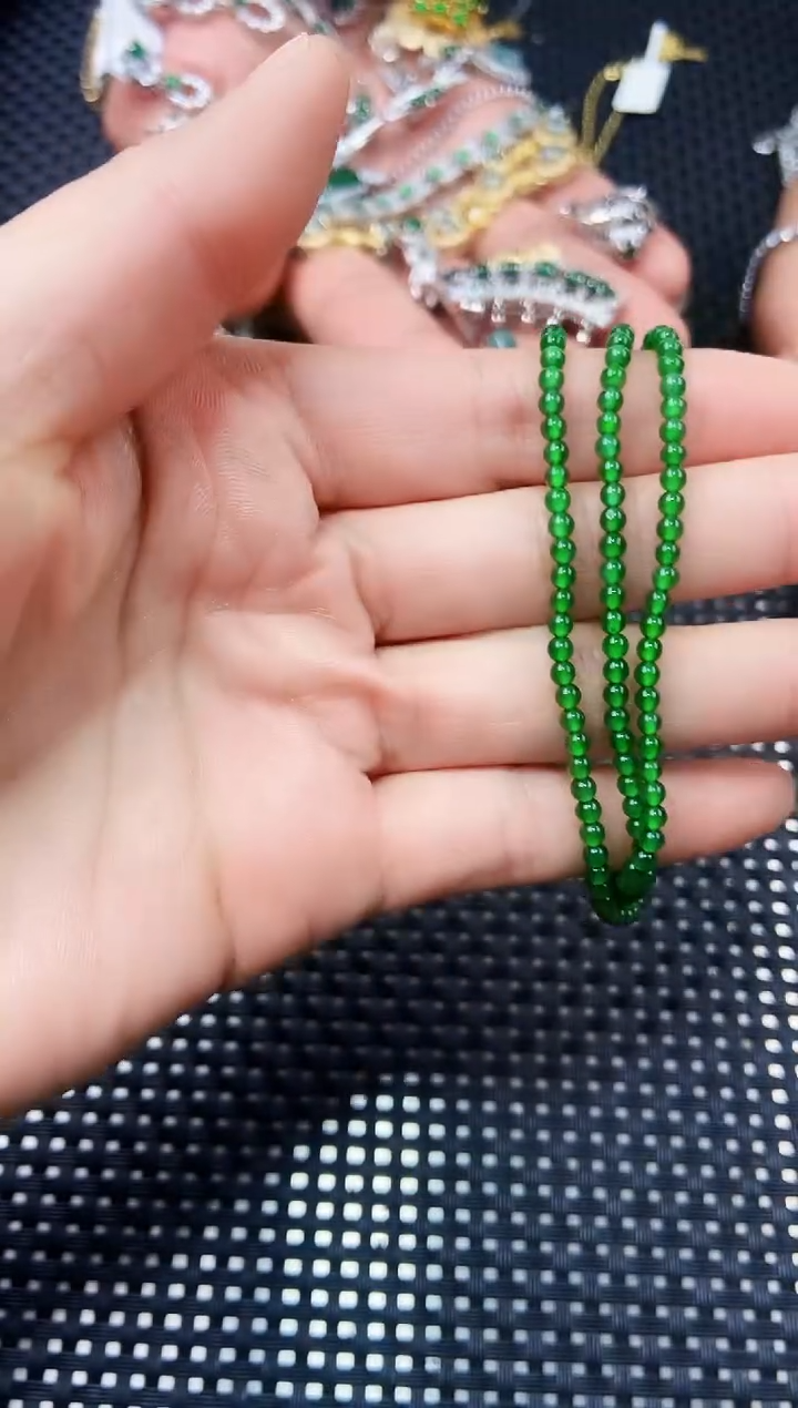 【闪购商品】翡翠手串未镶嵌11111111