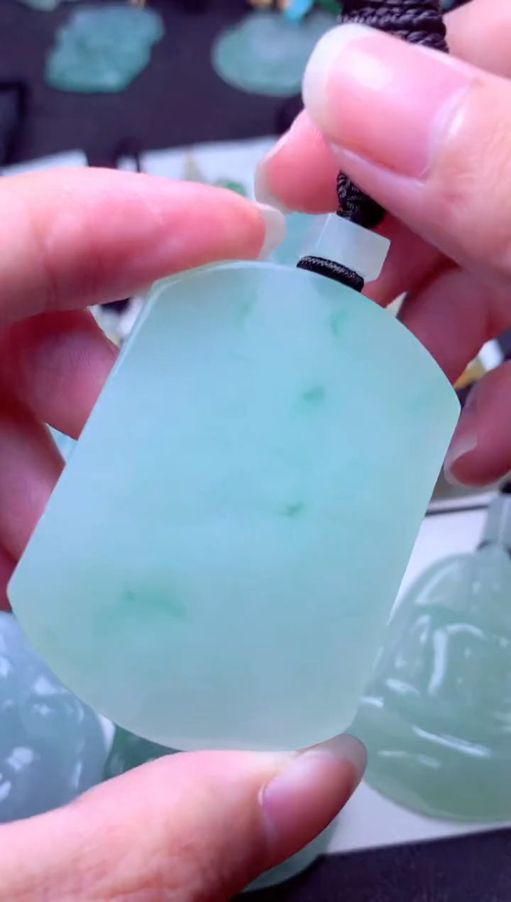 颈饰未镶嵌翡翠天然A货翡翠