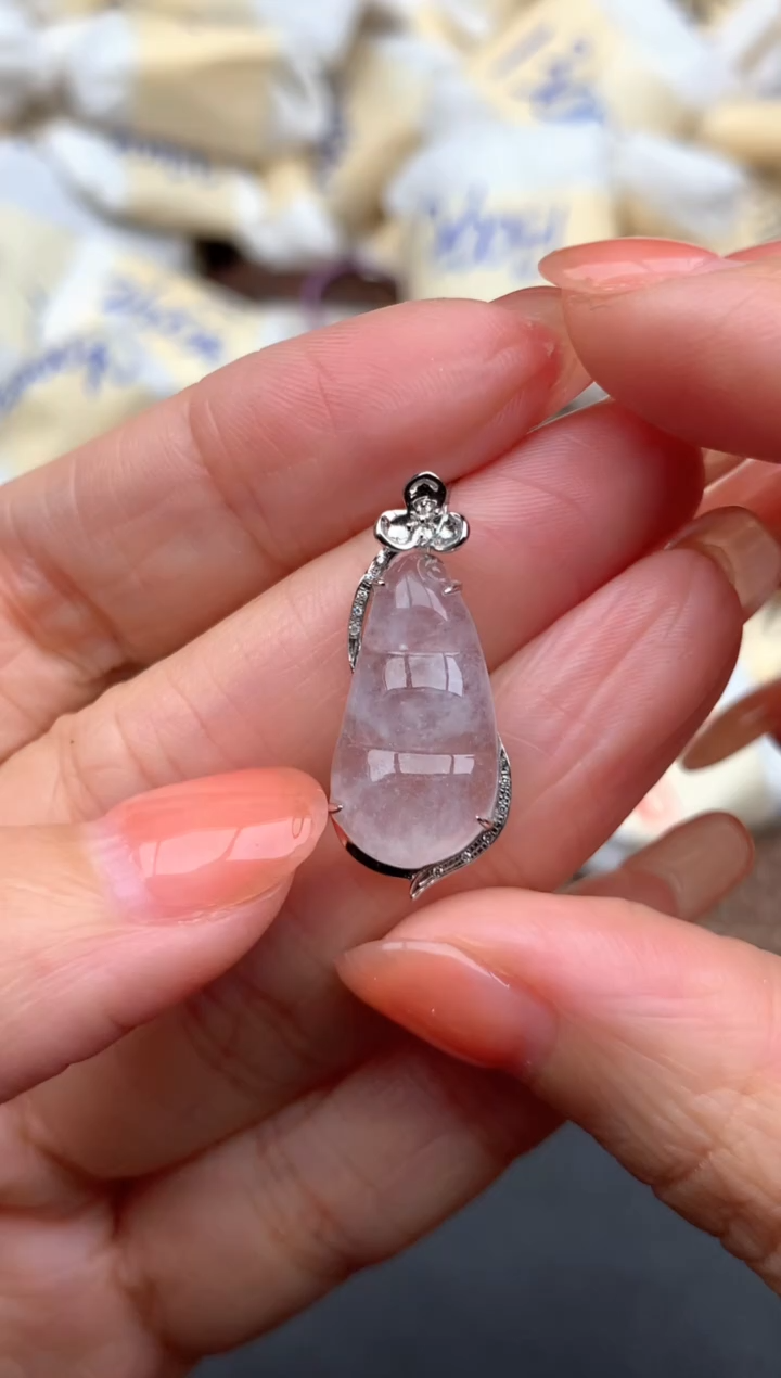 18K金镶嵌挂件翡翠1