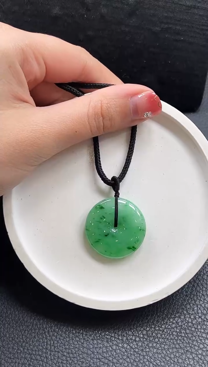 【闪购商品】翡翠颈饰未镶嵌平安扣