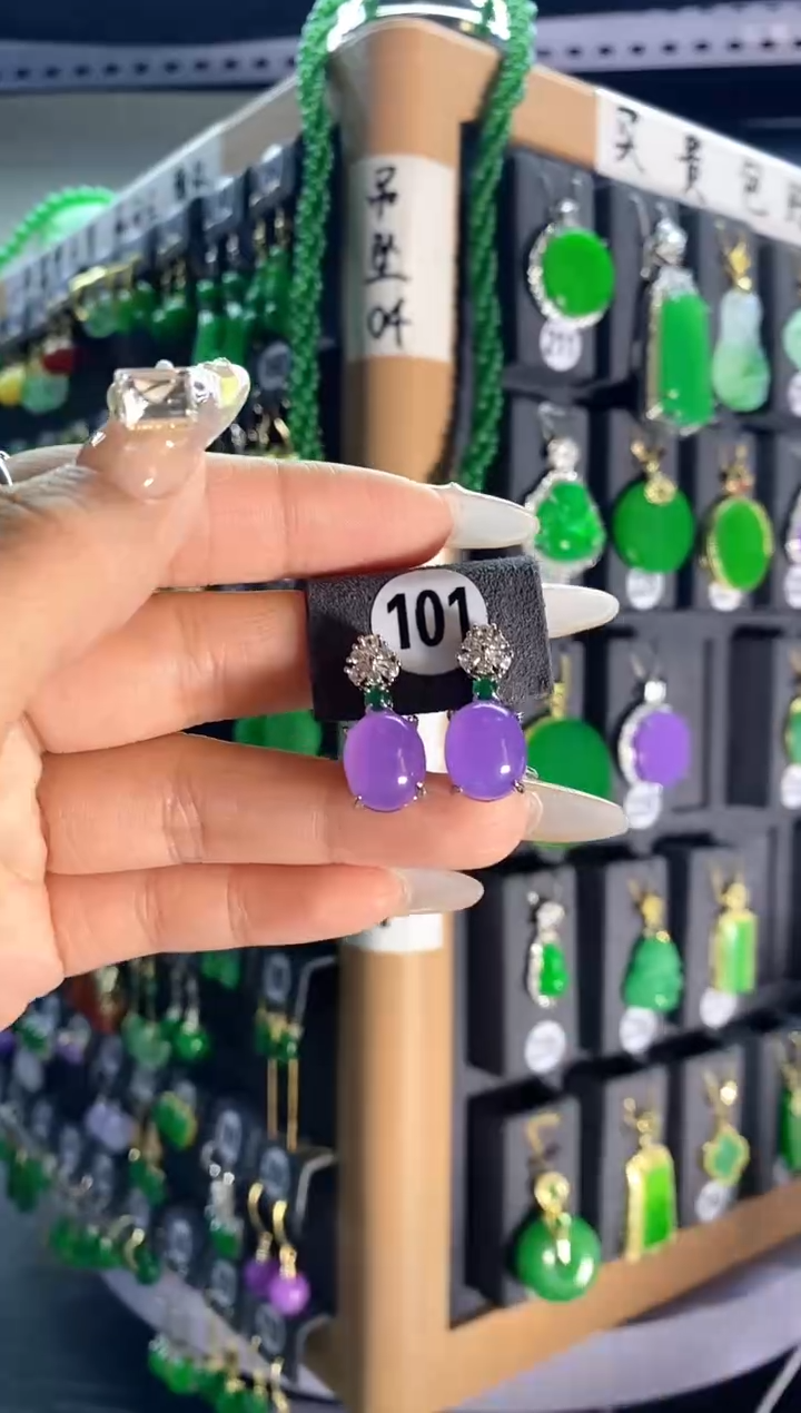 【闪购商品】翡翠颈饰银S925镶嵌101...