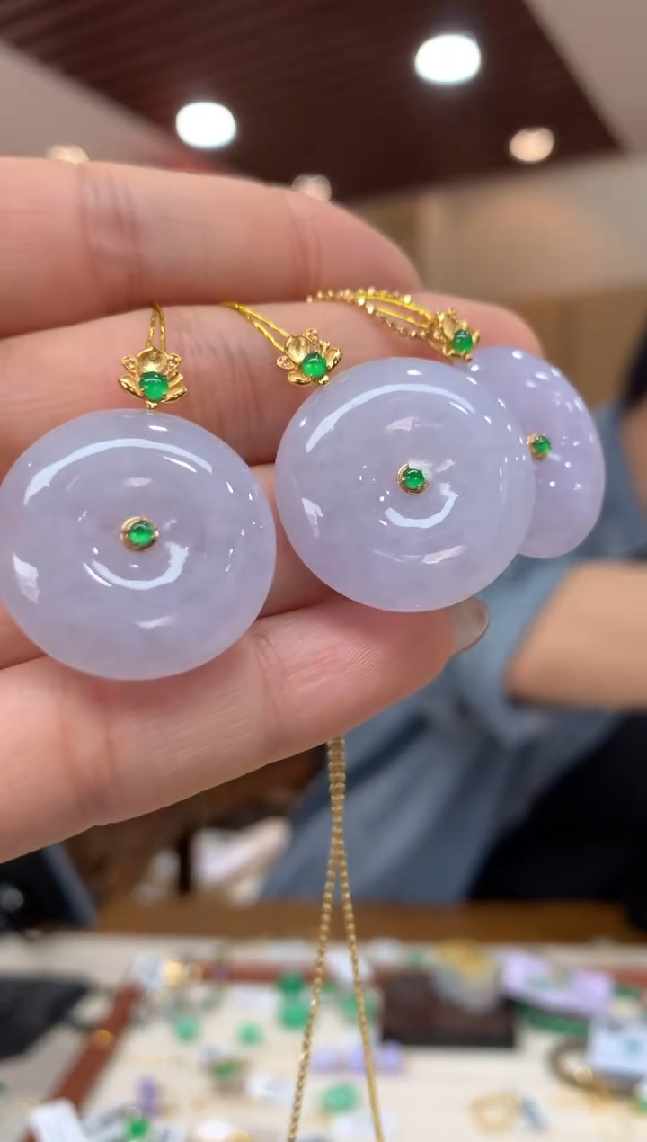 吊坠(不含链)18K金镶嵌翡翠平安扣多样性发货1件