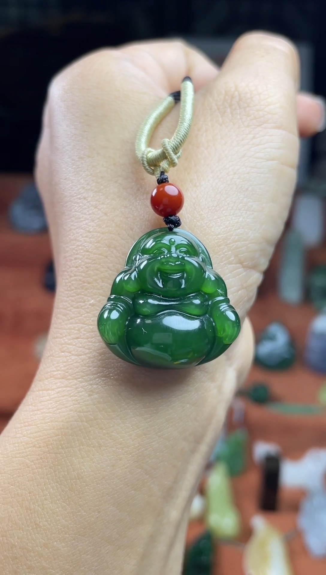 颈饰未镶嵌和田玉俄料碧玉啤酒瓶绿佛公带证书