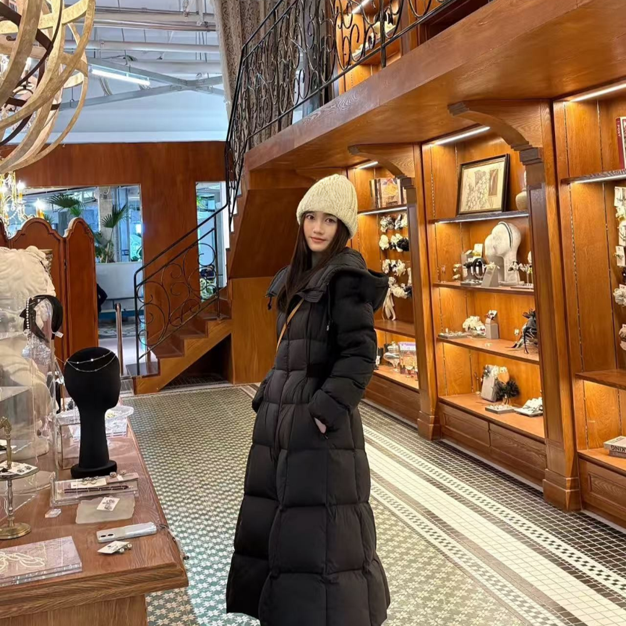 【米洛】2025冬季 在逃公主新款过膝加厚女士温婉风长款鹅绒服